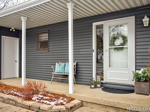 3rd image of 5632 Skyhills Ct NE