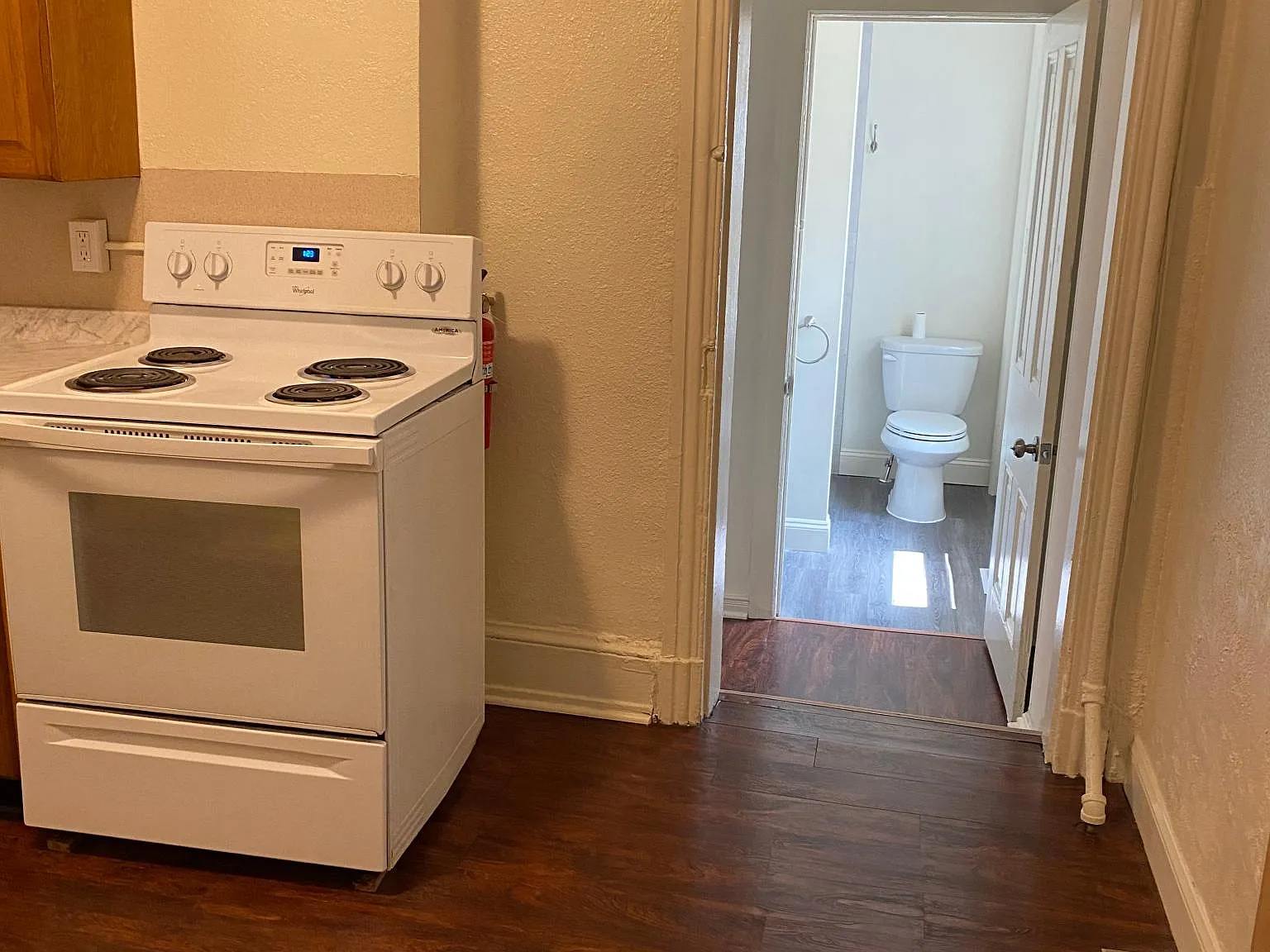1 bed, 800 sqft, $1,100 — Photo 3