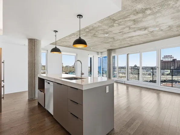 101 Rue Peel #1162, Montreal, QC H3C 0Y1