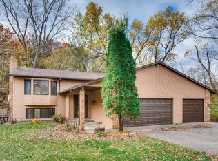 1466 Richards Ct, Eagan, MN 55122