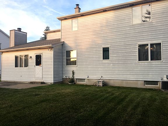 3rd image of 34 Tanglewood Dr