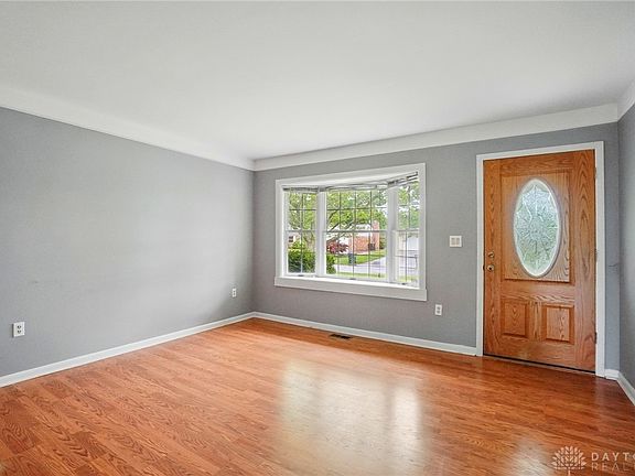 4th image of 2213 Southlea Dr