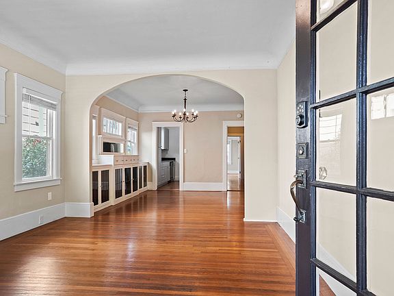 3rd image of 2615 P St APT 1