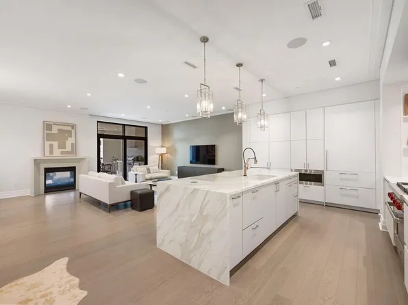 6017 Memorial Dr Unit 305, Houston, TX 77007