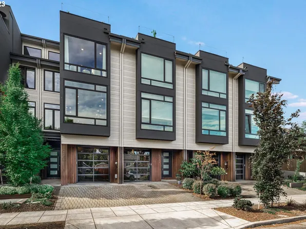 5256 NE Couch St, Portland, OR 97213