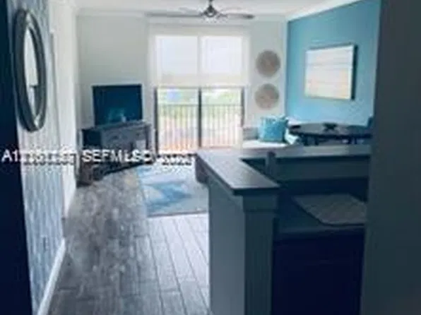 1919 Van Buren St, Hollywood, FL