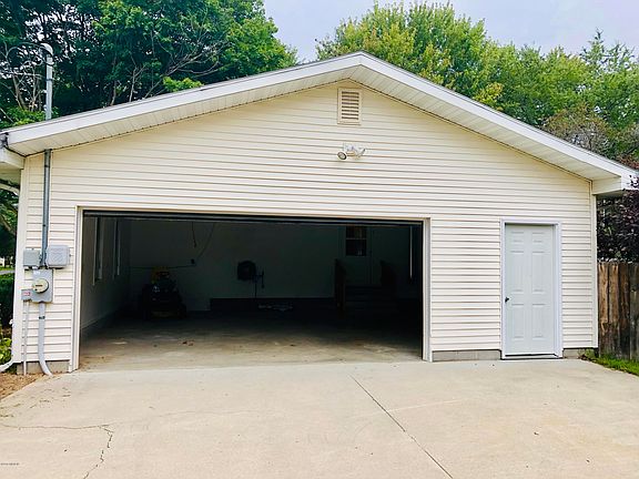 3rd image of 5477 Pioneer Ave