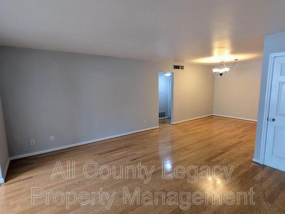 2nd image of 1468 Briarwood Rd #509