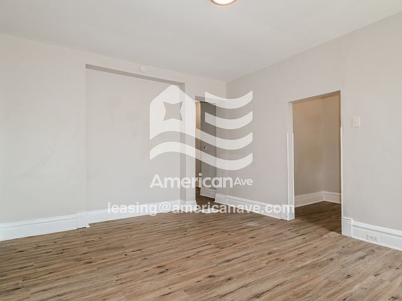 765894_002_living_room_3.jpg