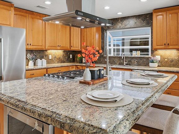 4th image of 3562 Oakleaf Dr