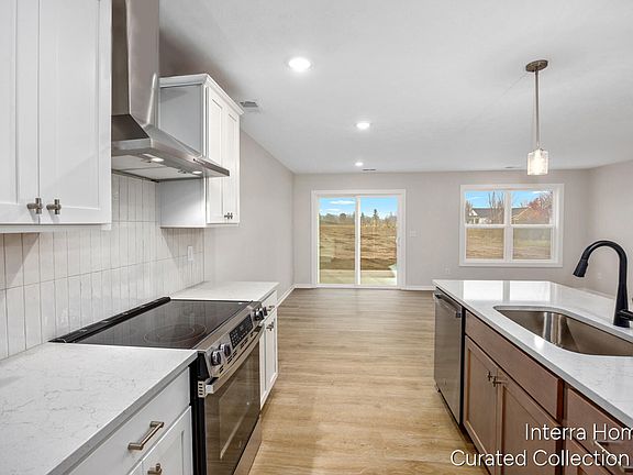 3rd image of 210 Elkenburg St #1