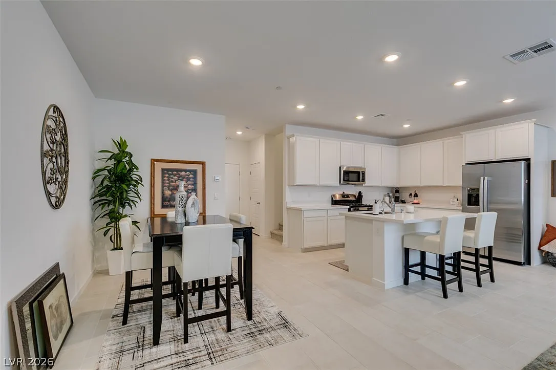 3 bed, 2.5 bath, 1784 sqft, $1,850 — Photo 4