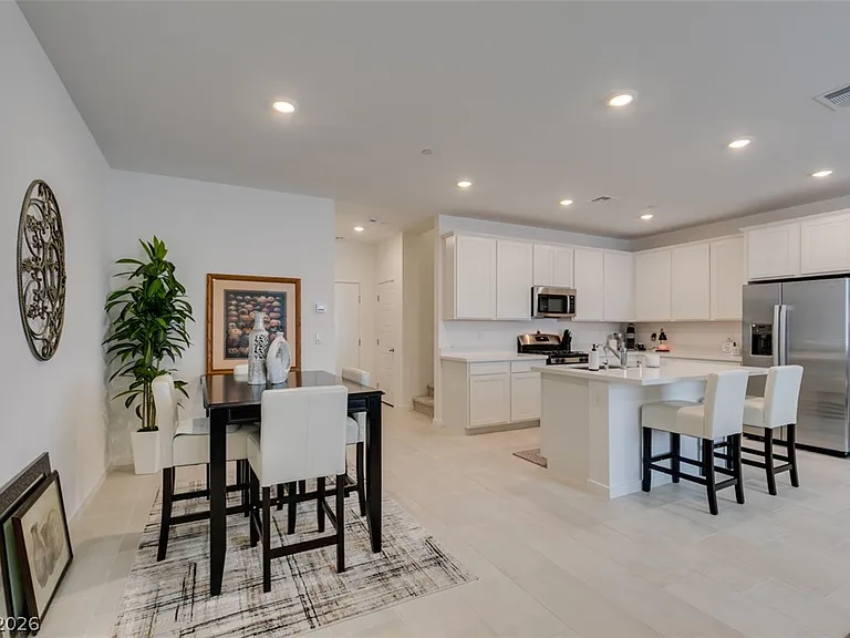 1535 Maria Crossing Ave — Photo 4