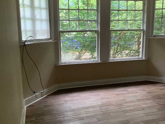 2nd image of 2317 Clarendon Ave Unit A