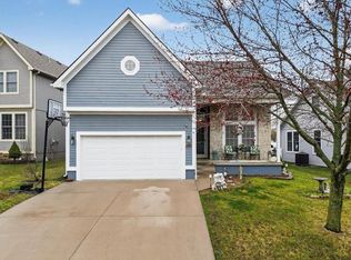 802 Redbud Dr, Paola, KS 66071