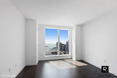 Rented by R New York