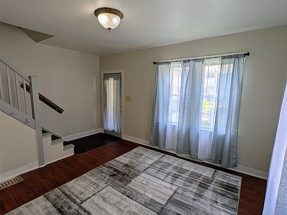 5th image of 1715 W 15th St