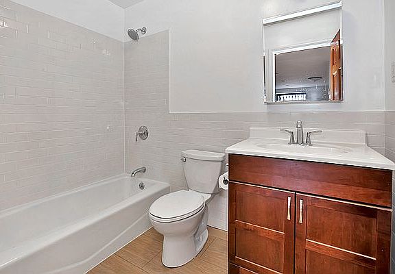 4th image of 544 Washington Ave