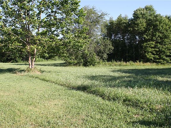 3rd image of E Pridemore Dr