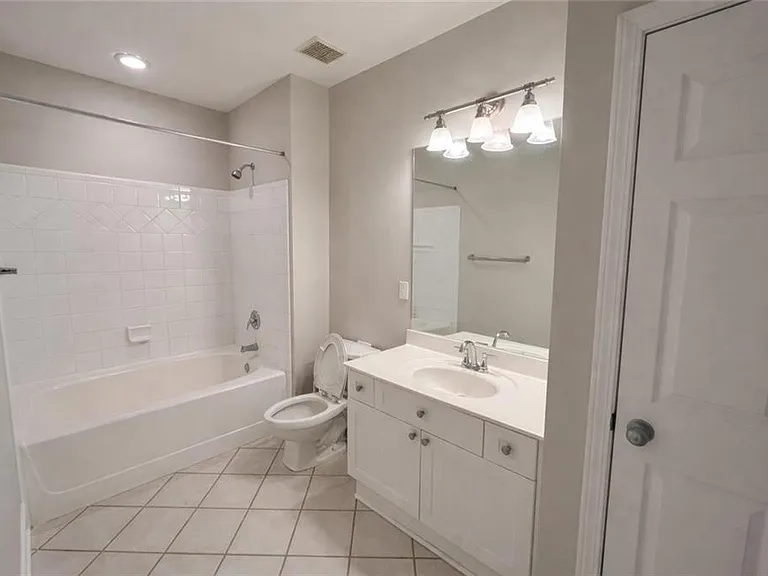 4107 Stratford Cmns — Photo 14