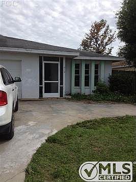 1st image of 718 SE 6th Ter