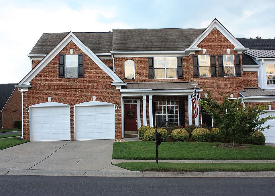 1st image of 907 Avington Pl