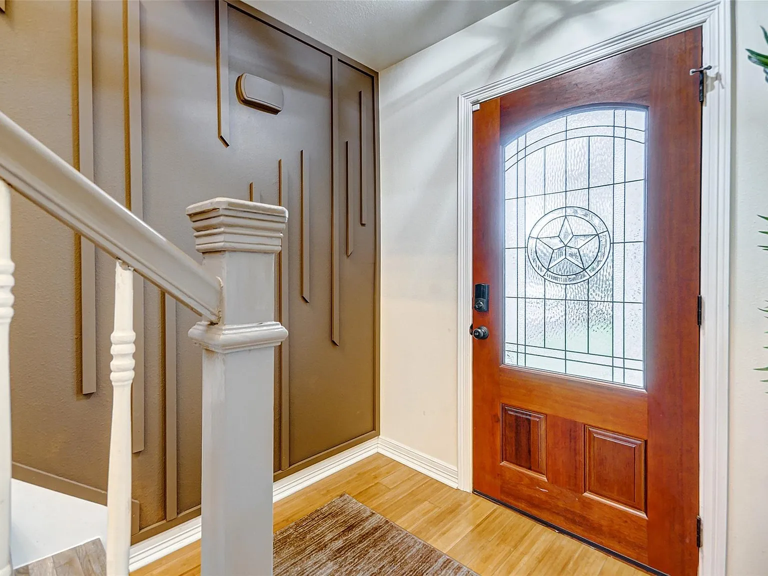 3 bed, 2.5 bath, 1590 sqft, $2,200 — Photo 3