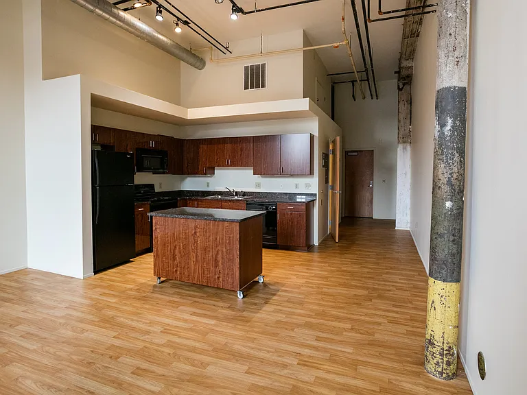 6201 2nd Ave #213 — Photo 4