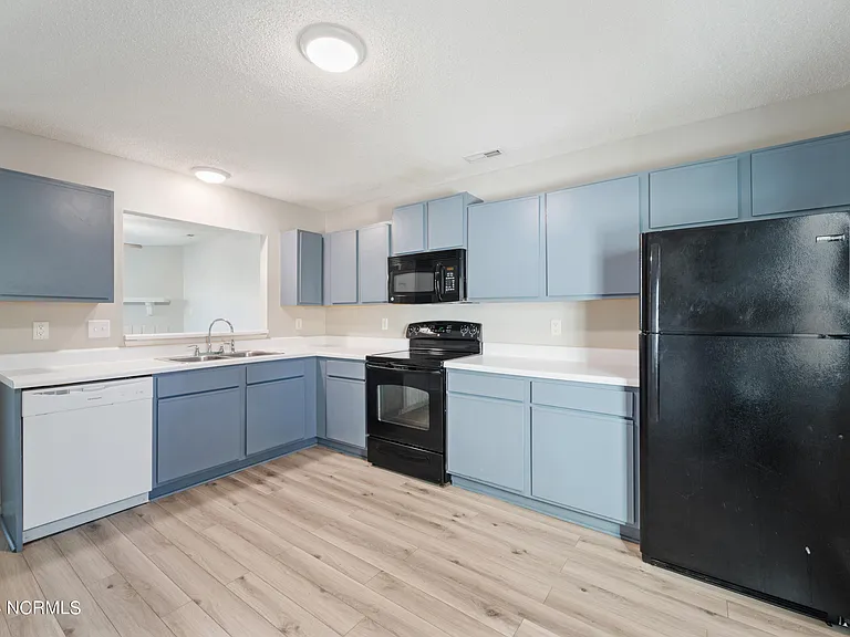 957 W Pueblo Dr — Photo 6