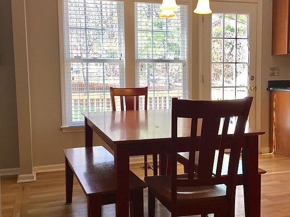5th image of 5611 Carey Pl