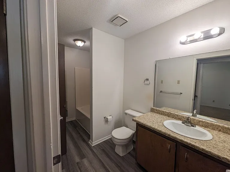 1520 E Boswell St #9 — Photo 5
