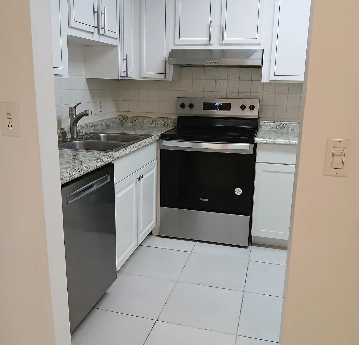 2 bed, 800 sqft, $2,250 — Photo 4