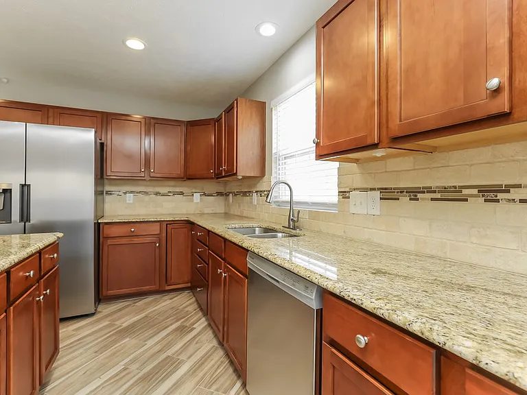 2561 Jordan Ridge Dr — Photo 10
