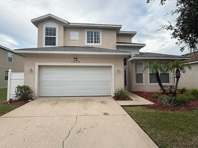 5 bed, 3.5 bath, 2351 sqft, $2,850 — Photo 1