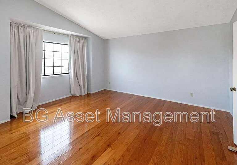 2726 Garrity Ct — Photo 13