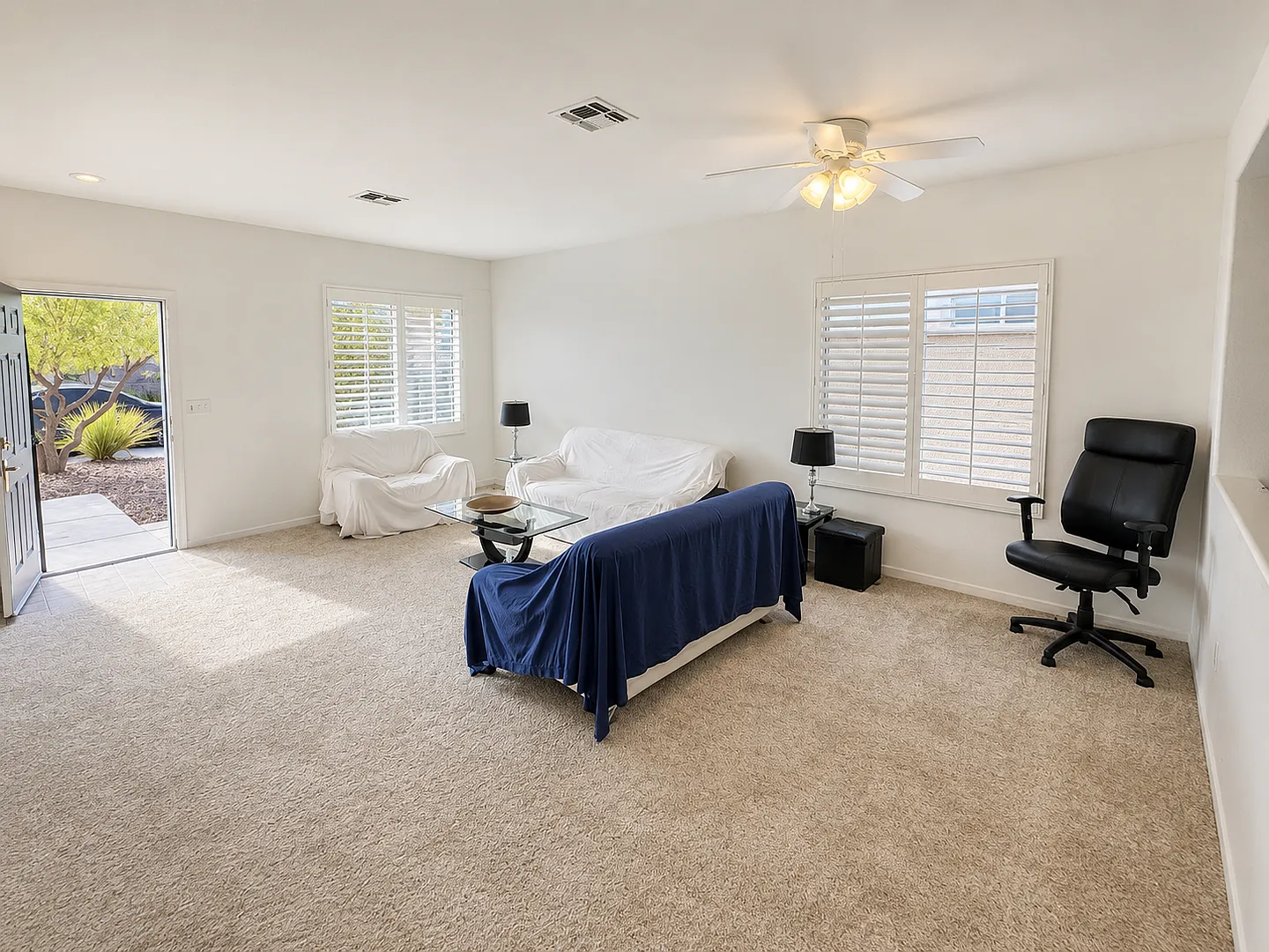 Charming 2-Bedroom Home with Spacious Backyard in 55+ Sun City Anthem — Photo 4