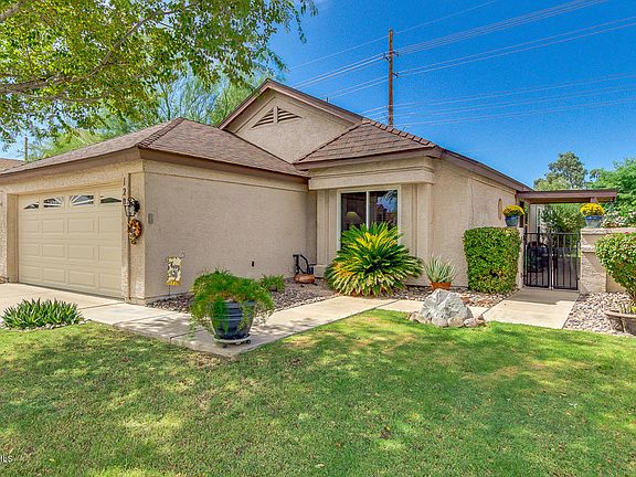 3rd image of 120 S Laveen Dr
