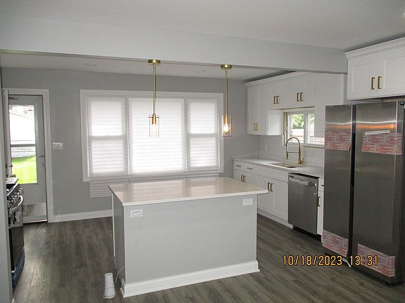 5th image of 3063 Sussex Ave