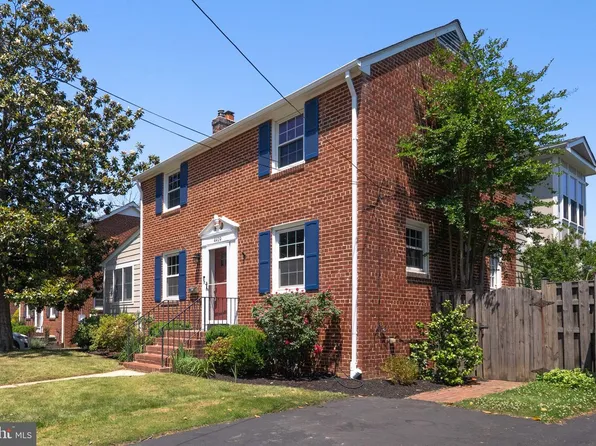 4409 1st St S, Arlington, VA 22204