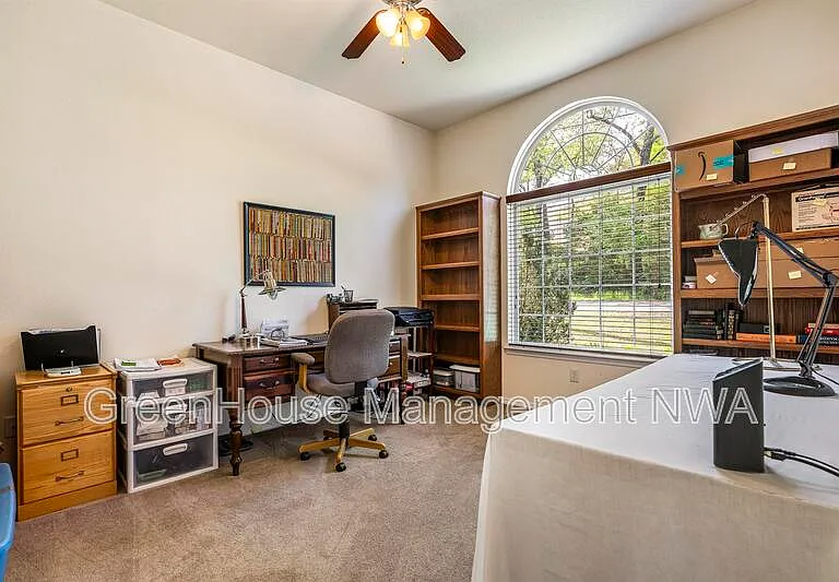 28 Latshaw Dr — Photo 8
