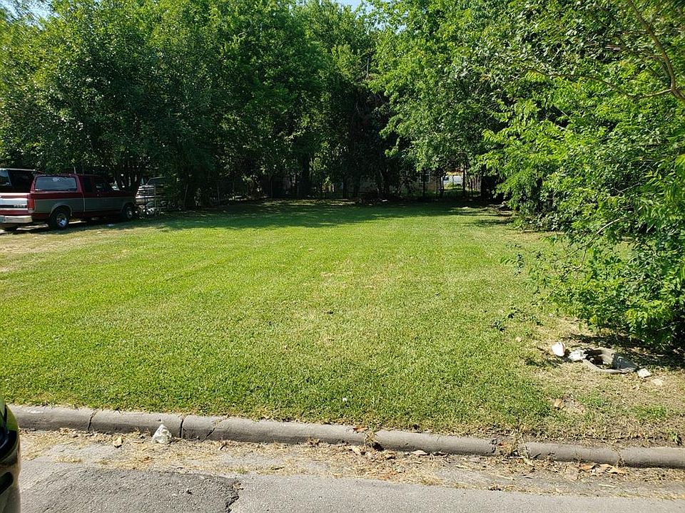 2nd image of 1909 7th St