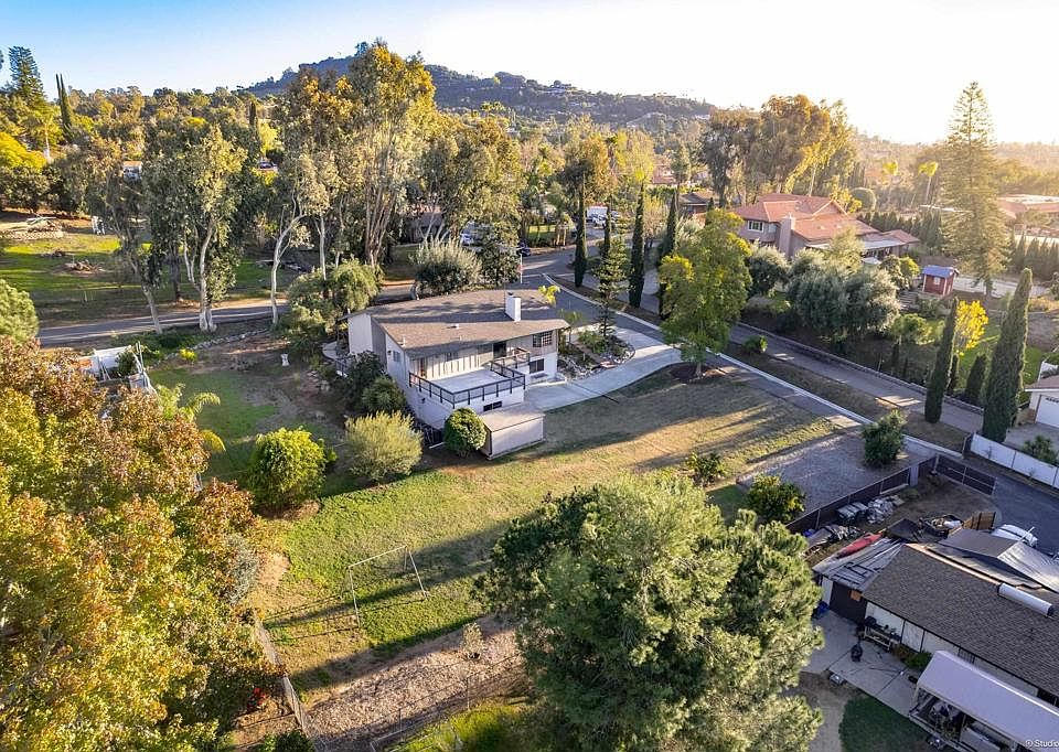 1st image of 2810 La Colina Dr