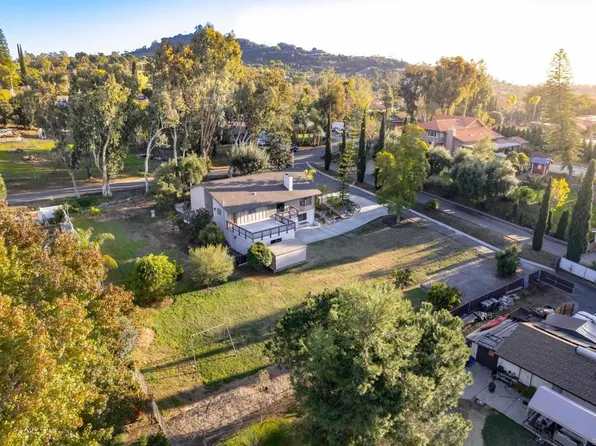 2810 La Colina Dr, Escondido, CA 92027