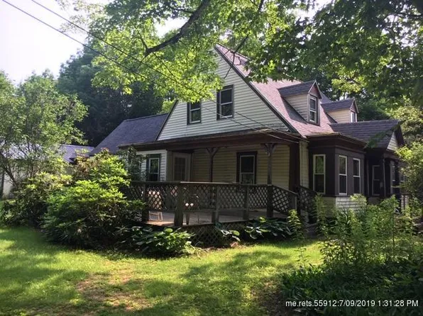 35 Maple St, Monmouth, ME 04259