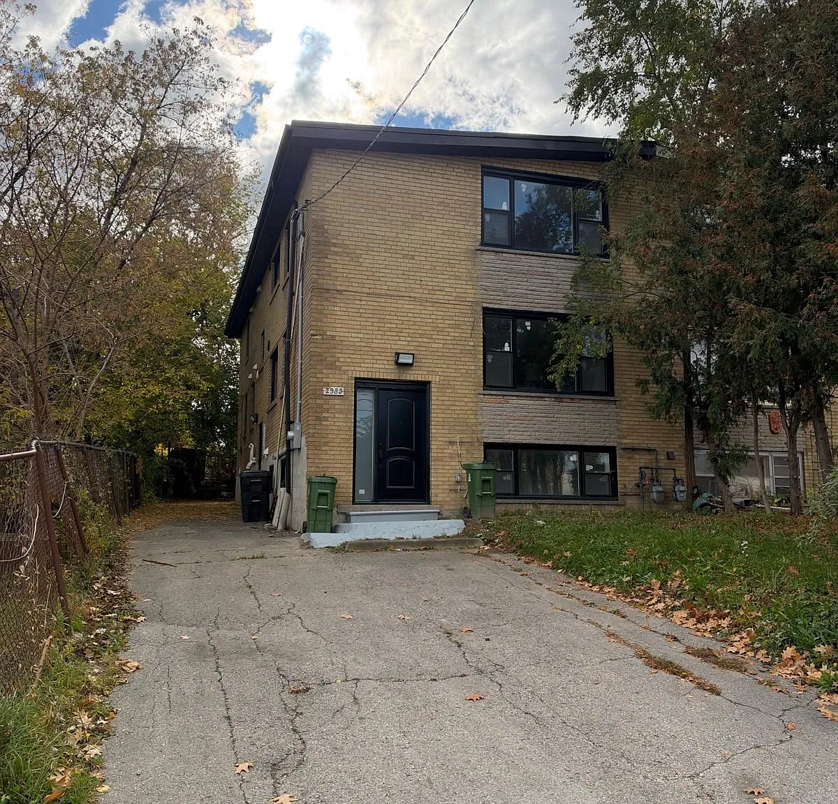 6 bed, $2,000 — Photo 1