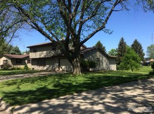 3247 Canterbury Ln, Janesville, WI 53546