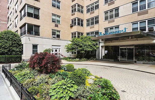 Sold by Corcoran | media 19