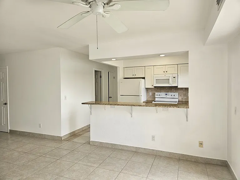 630 Southwind Cir #8 — Photo 9