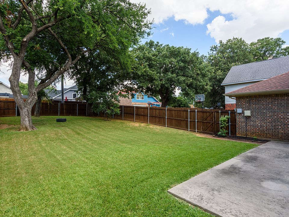 1st image of 2205 Wren Ln