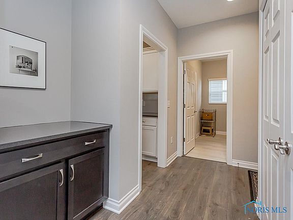 3rd image of 9537 Mackinac Ct